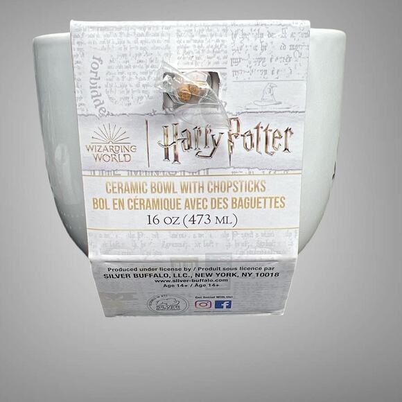 Harry Potter Hogwarts Ramen Bowl with‎ Chopsticks 20oz-NEW - Picture 2 of 3